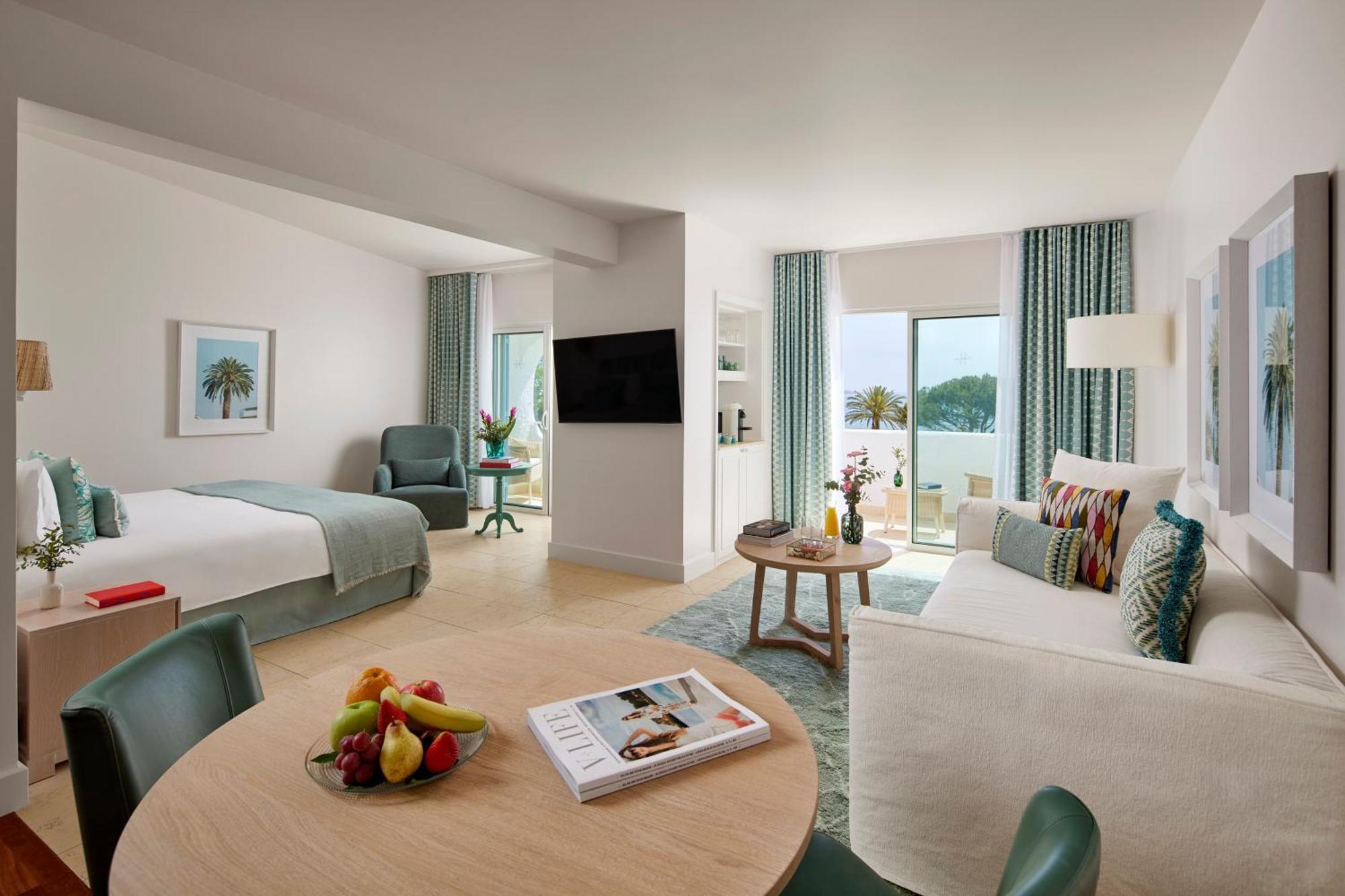 Vila Vita Parc Армасан-де-Пера Экстерьер фото A suite at the hotel